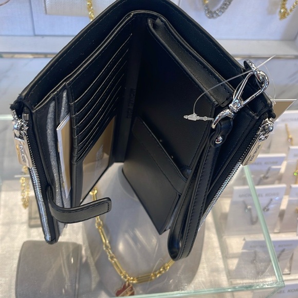 MICHAEL KORS
Jet Set Large Logo Signature Double-Zip Wristlet-Wallet-Phone Case - Picture 9 of 16